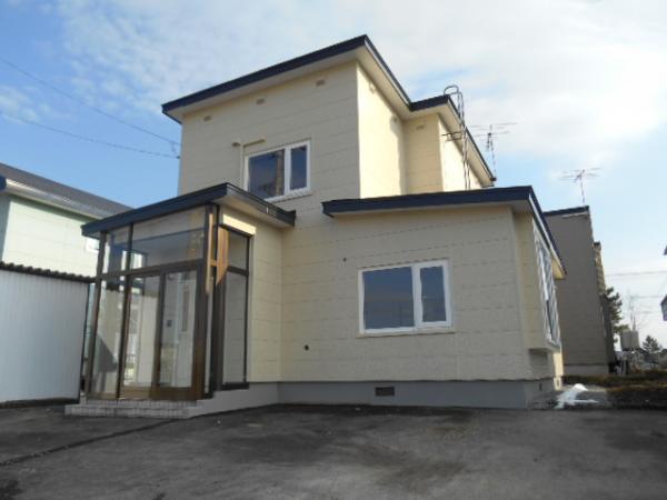 Local appearance photo. ■ Parking is asphalt paving ~ Parking spaces also come out correspond to the steep visitor there 4 cars ~