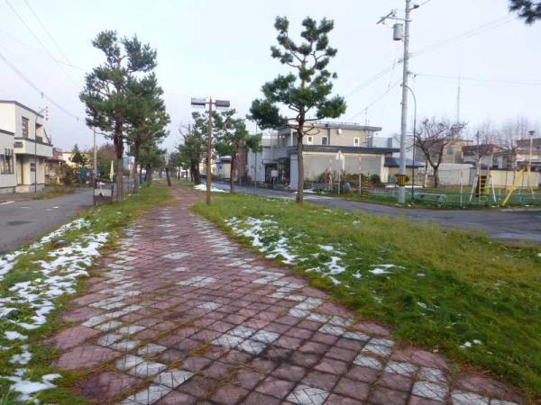 park. 120m Peter Pan Park to the park and promenade 120m walk 2 minutes