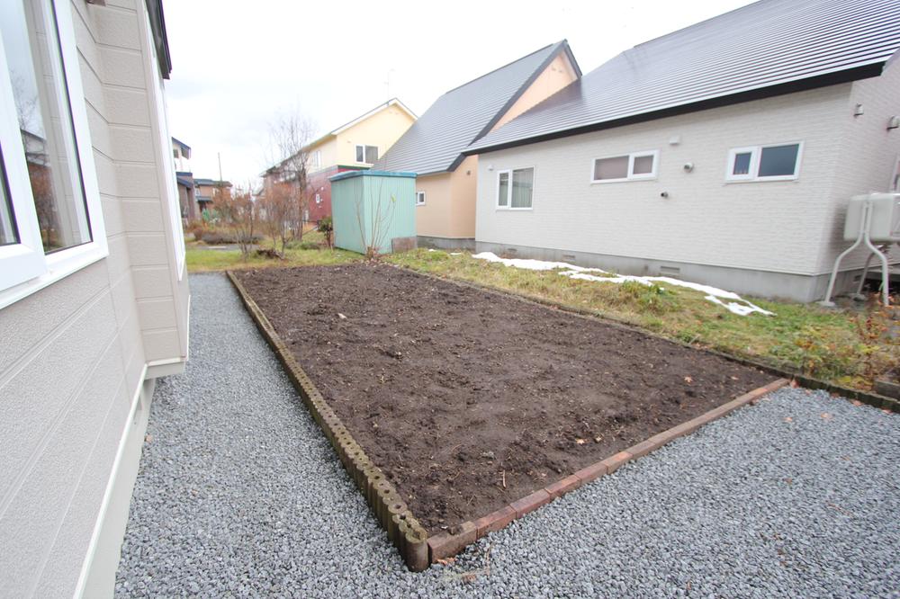 Other local. Building back, It was cleanly terrain. 