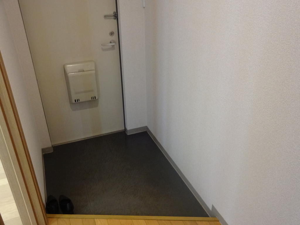 Entrance. It is our customers also feel good with a clean entrance ☆