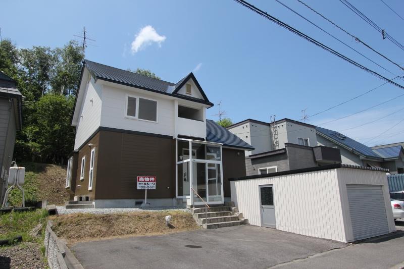 Local appearance photo. ☆ It is already the roof and the outer wall paint ☆