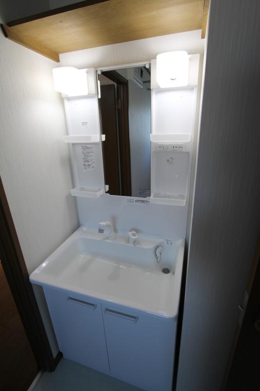 Wash basin, toilet. ☆ It is a new article ☆