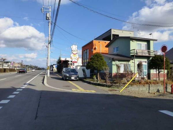 Local photos, including front road. Local photos, including the spacious front road