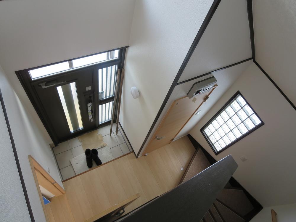 Other introspection. ■ The second floor of a stairwell