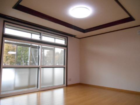 Living. ☆ We are living in the south-facing ☆ ~ Good per sun ~