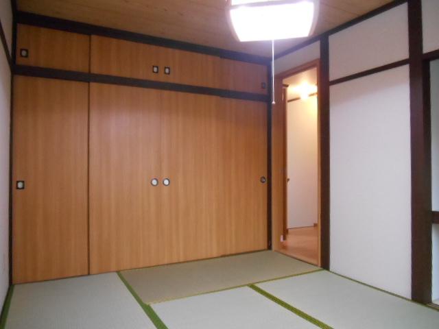 Non-living room. ☆ 1F is a Japanese-style room ☆