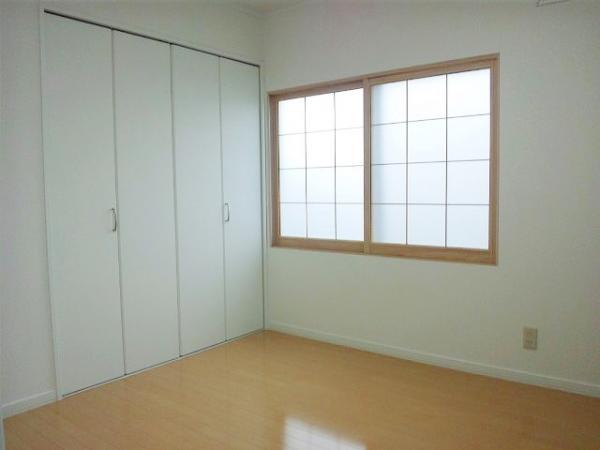 Non-living room. Change from 2 Kaiyoshitsu 6 Pledge Japanese-style Western-style. It was a closet in the closet