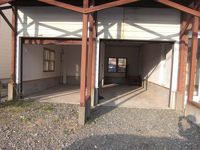 Parking lot. Local (11 May 2013) Shooting