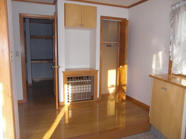 Entrance. Local (11 May 2013) Shooting