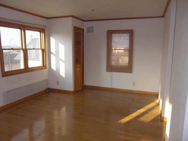 Non-living room. Indoor (11 May 2013) Shooting