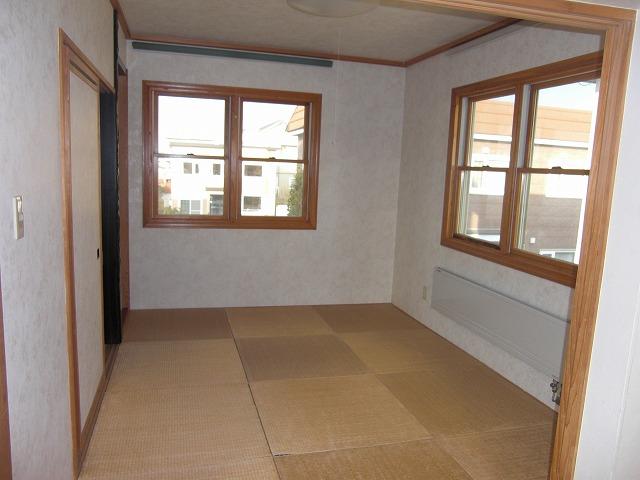 Non-living room. Indoor (11 May 2013) Shooting