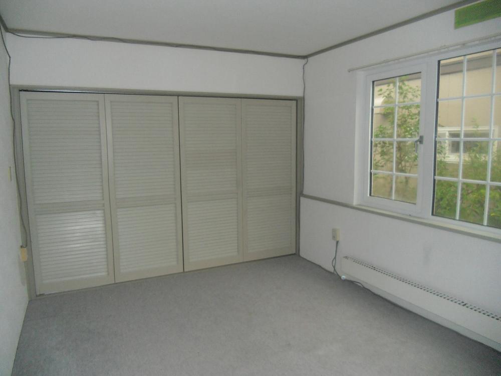 Non-living room. Indoor (11 May 2013) Shooting