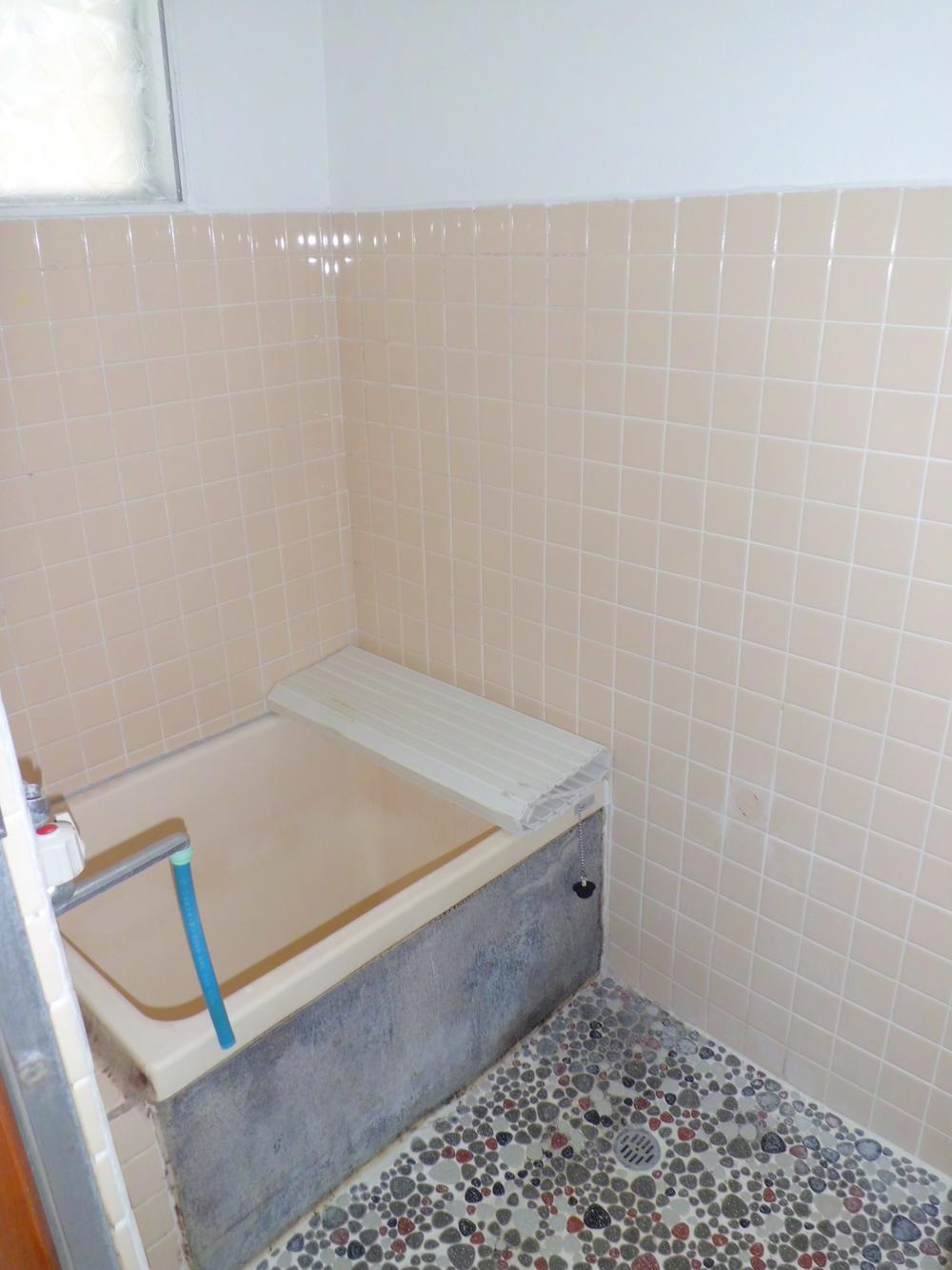 Bathroom. Indoor (March 2013) Shooting