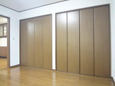 Non-living room. 1 Kaiyoshitsu (6 quires)