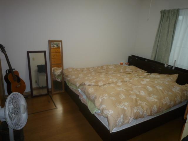 Non-living room. Indoor (11 May 2013) Shooting