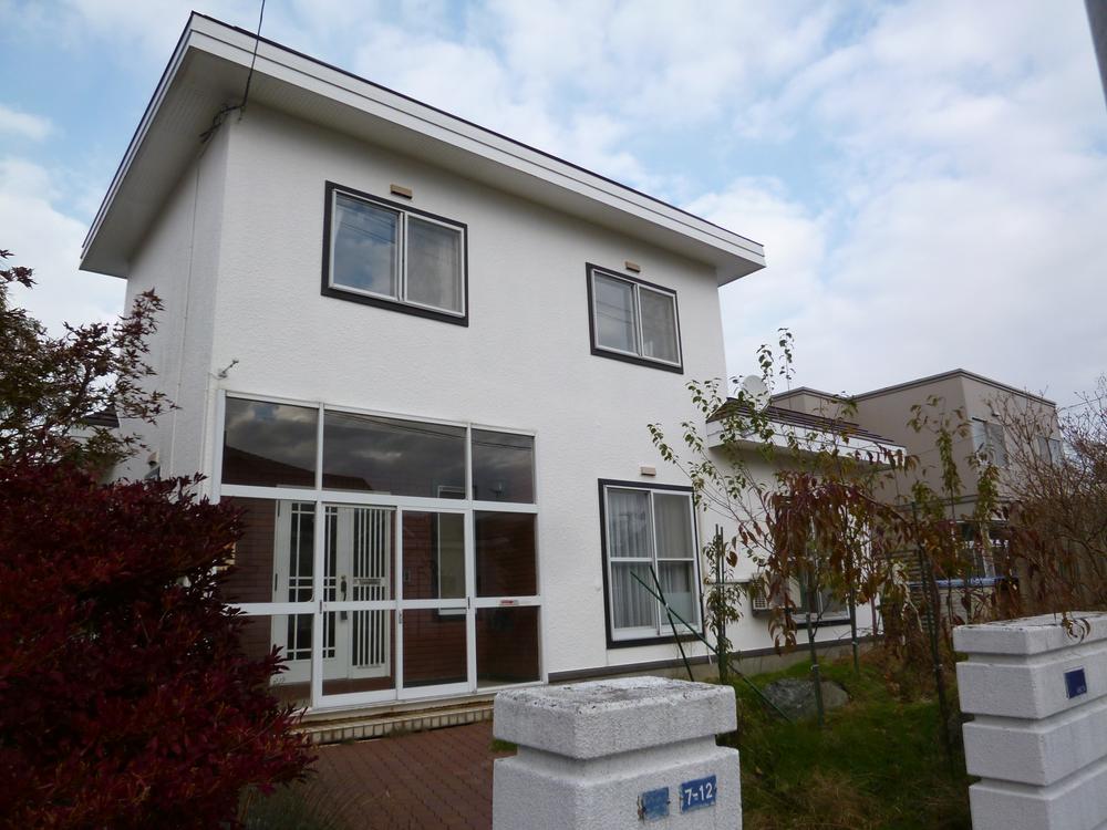 Local appearance photo. Local (11 May 2013) Shooting