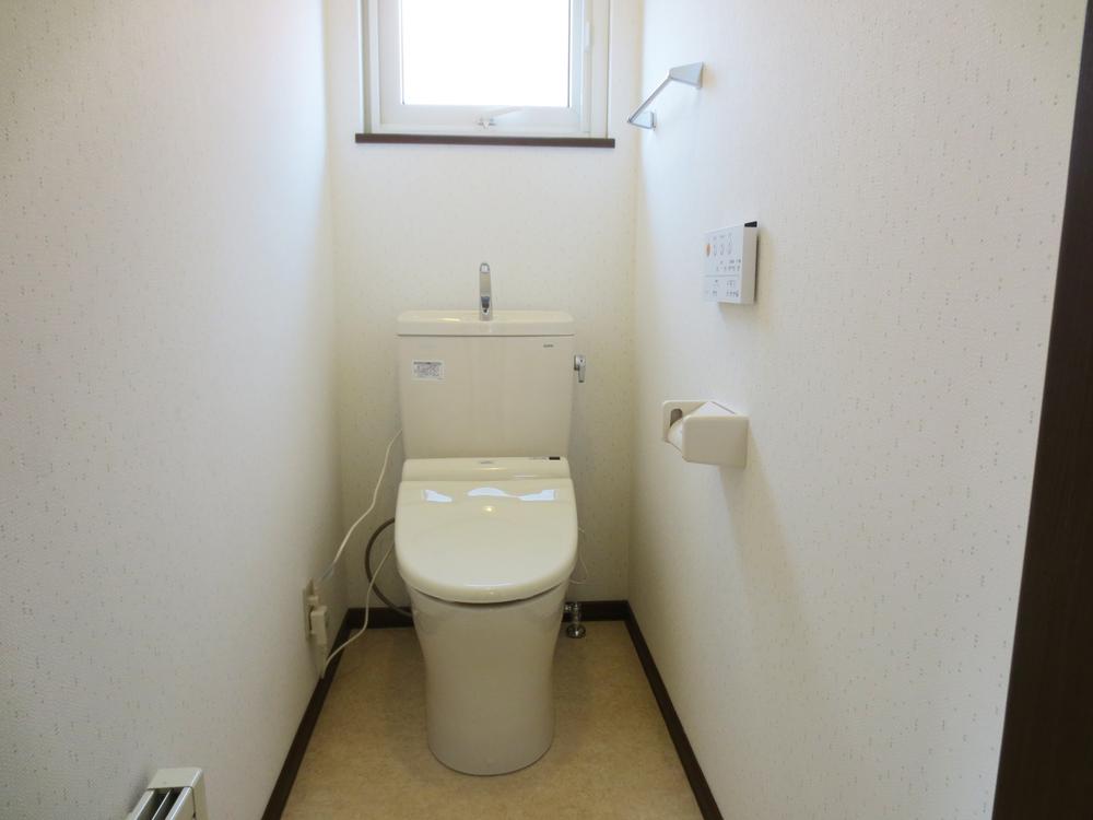 Toilet. Toilet exchange on the first floor 2 Kaitomo, Sort pasting Cross, CF re-covering