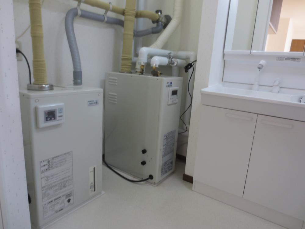 Other Equipment. Hot water boiler, Heating boiler is already exchange, Heat source is kerosene
