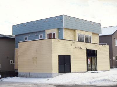 Local appearance photo. Free space side appearance photos inlet facing the bus as is the automatic door. 