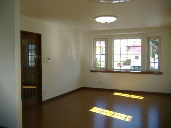 Living. Re-covered floor flooring