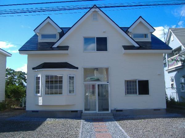 Local appearance photo. Approach of stepping stone to the door