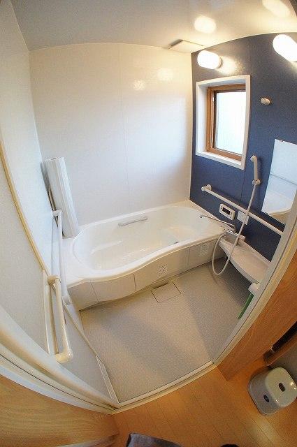 Bathroom. Indoor (11 May 2013) Shooting