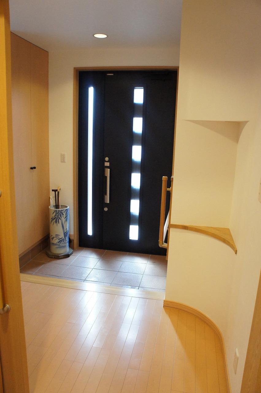 Entrance. Local (11 May 2013) Shooting