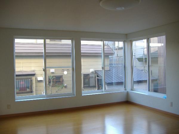 Non-living room. 15 Pledge spacious free space