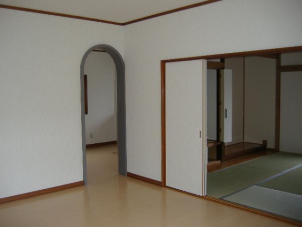 Living. Re-covered floor flooring