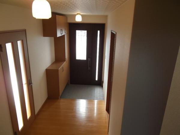 Entrance. Spacious also entrance hall