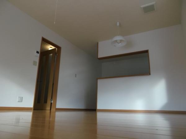 Living. Living is bright with bay window