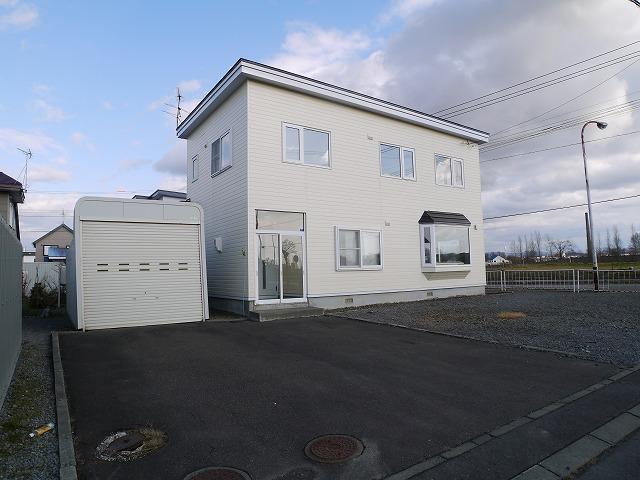 Local appearance photo. Local (11 May 2013) Shooting