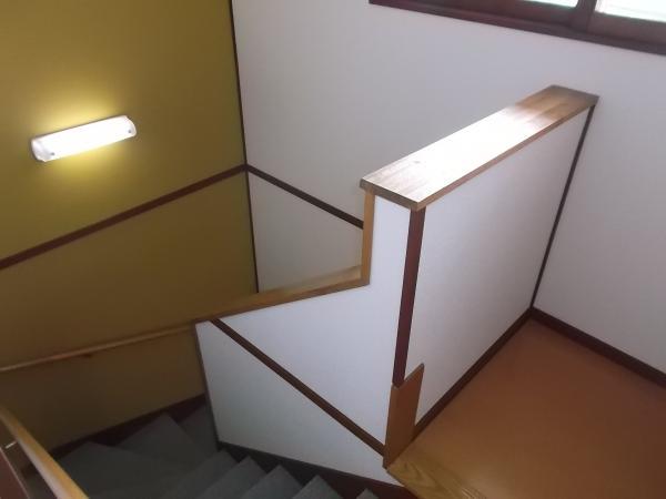 Other introspection. It was installed handrails on stairs. Up and down the peace of mind even after calling the small children and burnished