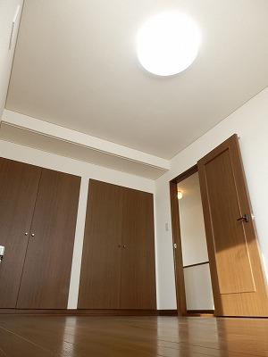 Non-living room. 2 Kaiyoshitsu