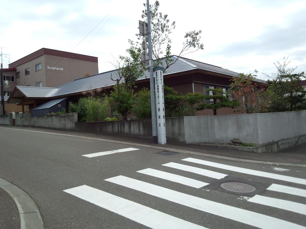 Local photos, including front road. Local (10 May 2013) Shooting