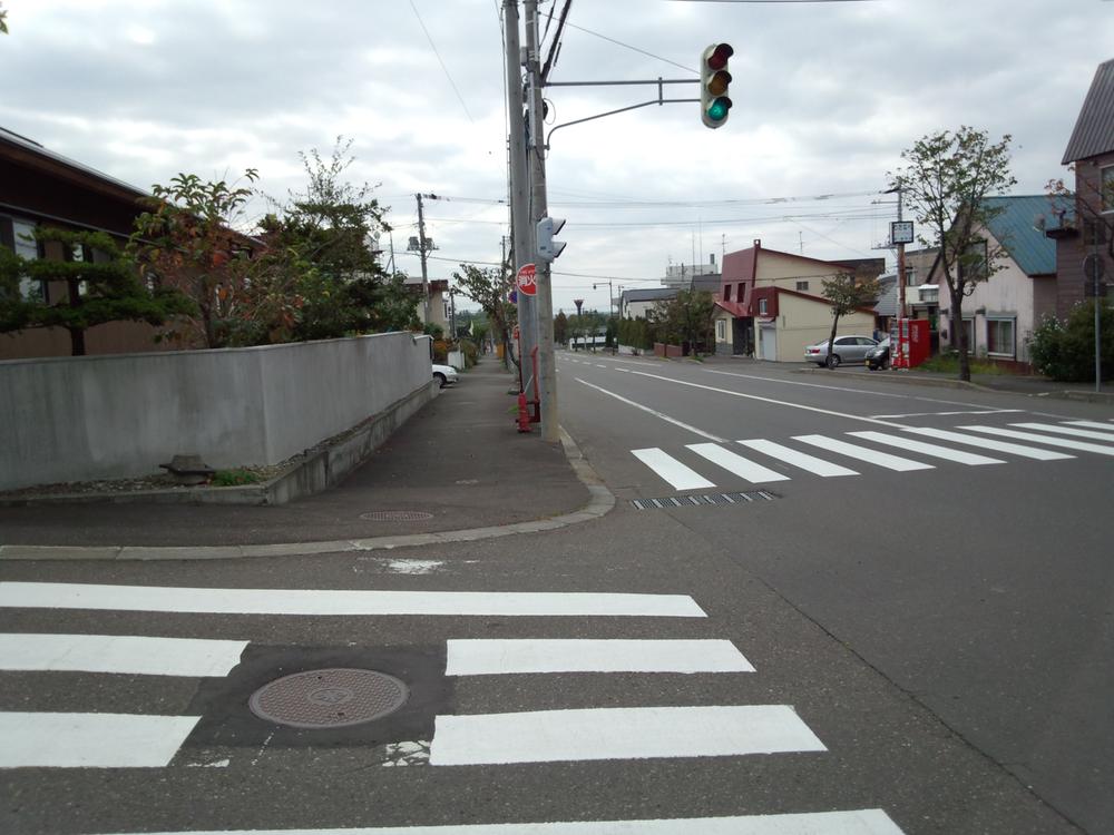 Local photos, including front road. Local (10 May 2013) Shooting