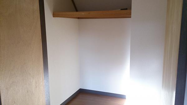 Receipt. Also clean finish inside the storage