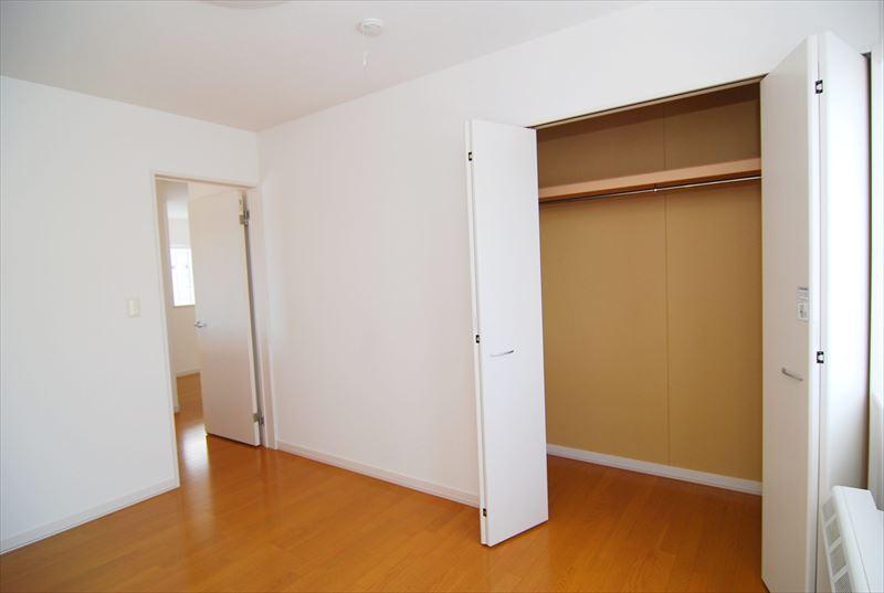 Non-living room. 2 Kaiyoshitsu