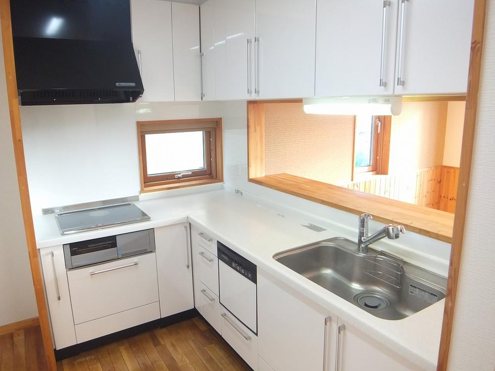 Kitchen. Indoor (11 May 2013) Shooting