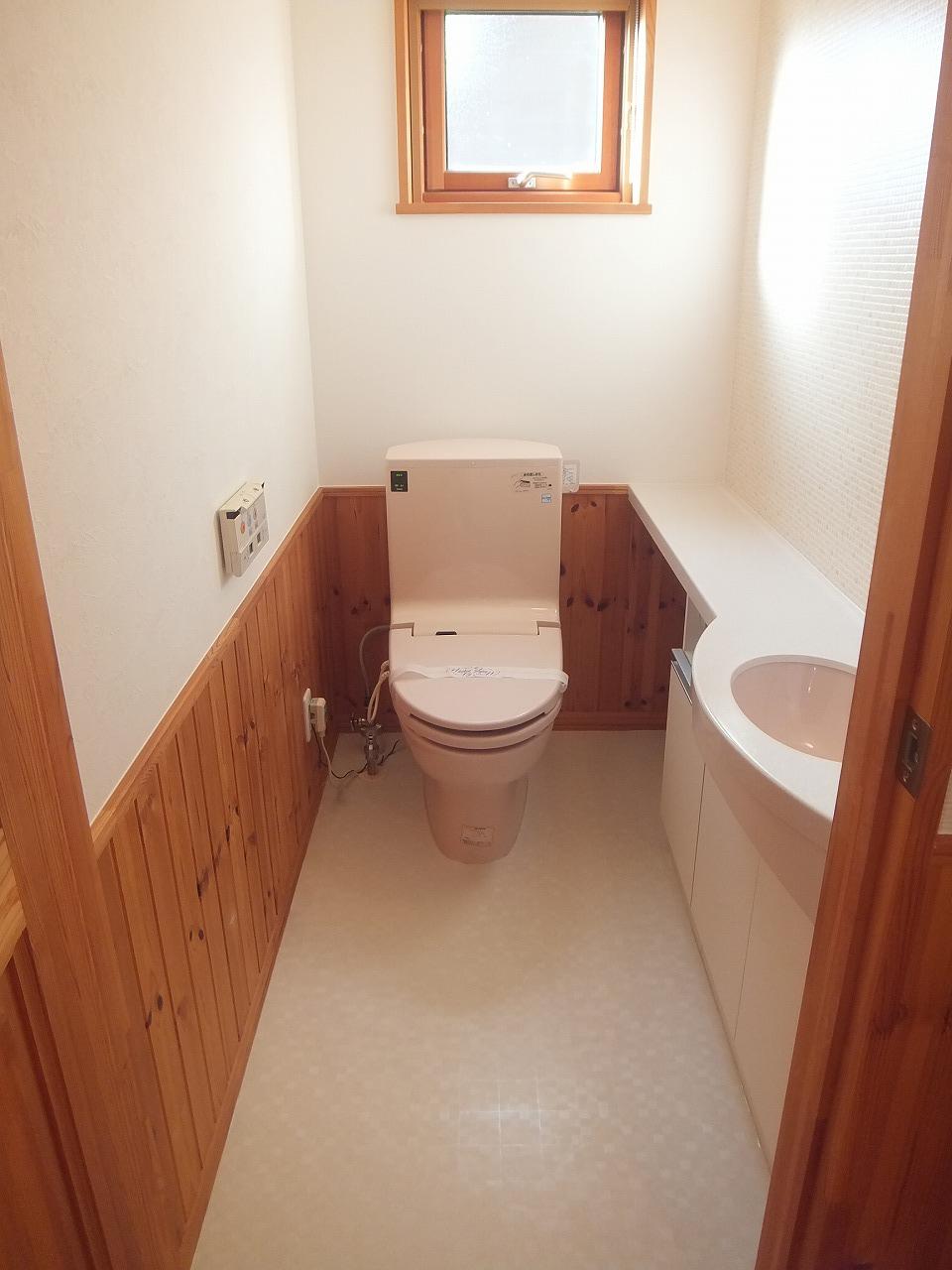 Toilet. Indoor (11 May 2013) Shooting