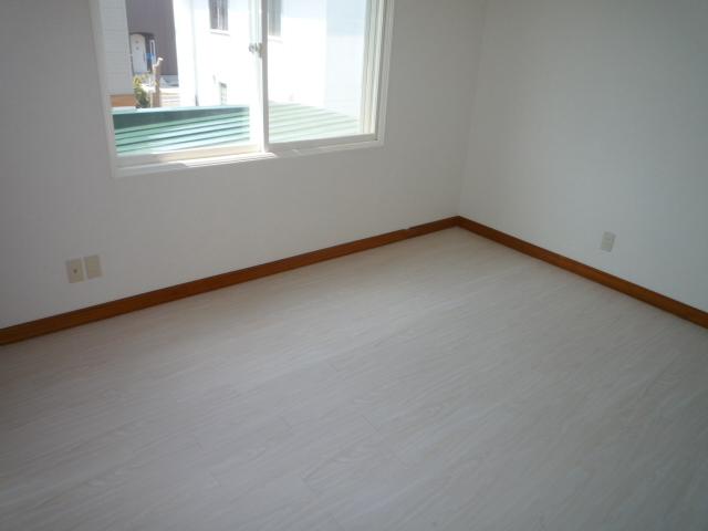 Non-living room. Local (April 2012) shooting