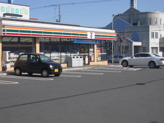 Convenience store. Seven-Eleven Kitahiroshima Asahi store up (convenience store) 398m