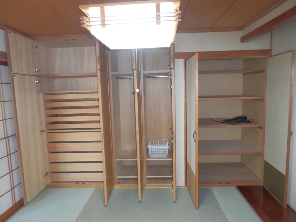 Non-living room. Japanese-style storage