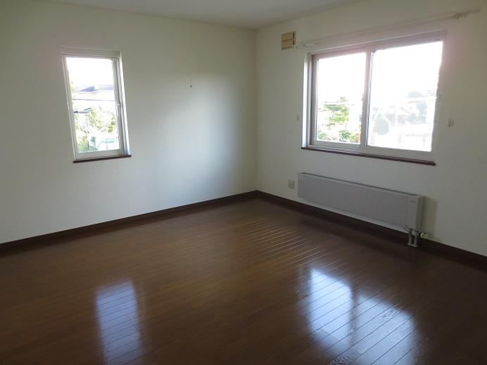 Non-living room. Local (10 May 2013) Shooting