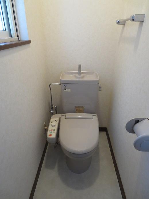 Toilet. Local (10 May 2013) Shooting