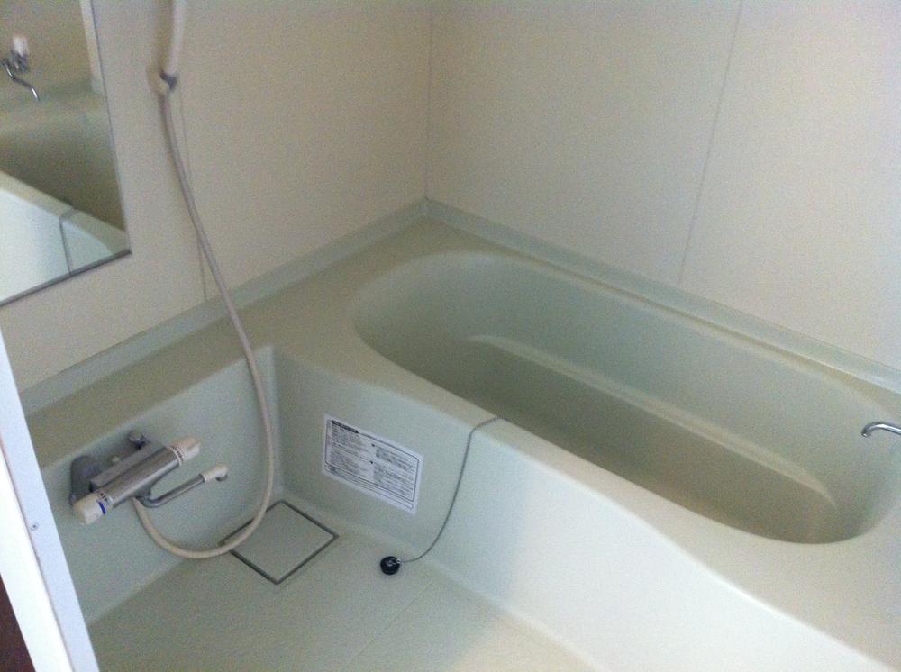 Bathroom. Indoor (10 May 2013) Shooting