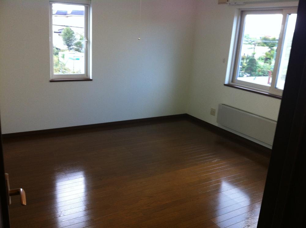 Non-living room. Indoor (10 May 2013) Shooting