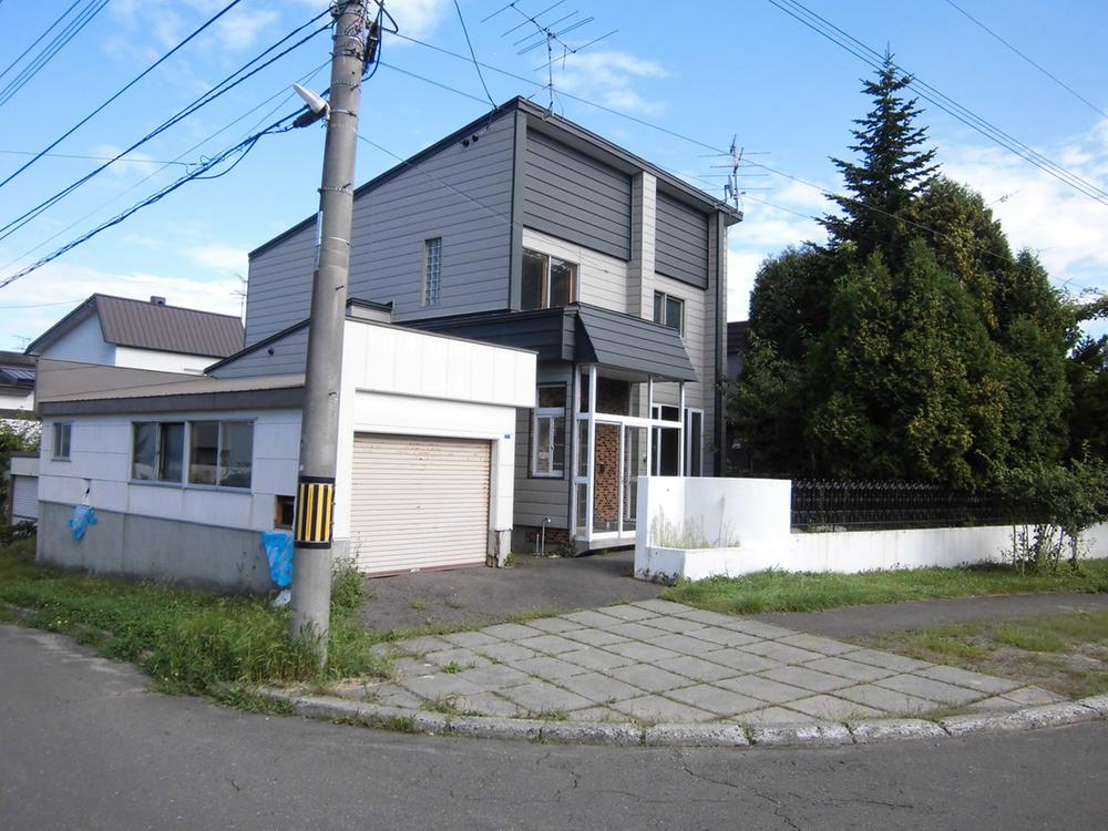 Local appearance photo