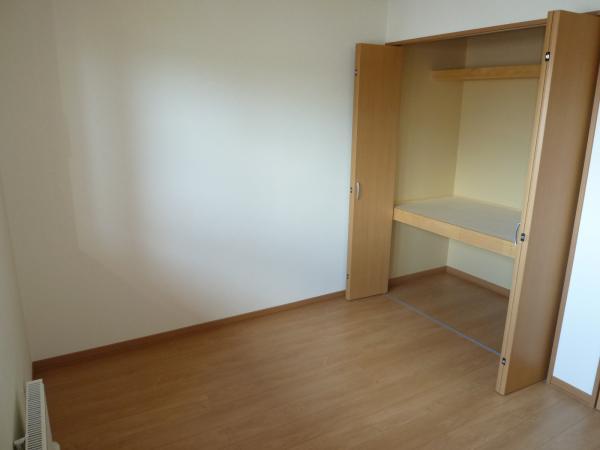 Non-living room. The second floor Western-style. 