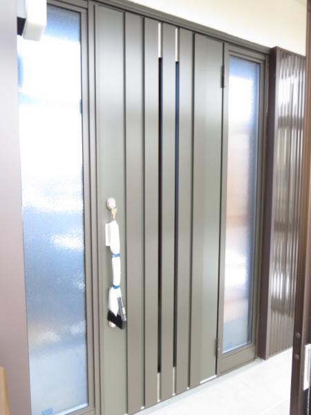 Entrance. It was exchanged in the heat insulating door.